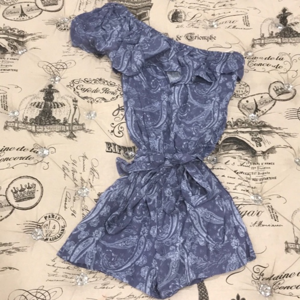 Mimi Chica Ruffle One-Shoulder Romper - Picture 3 of 5